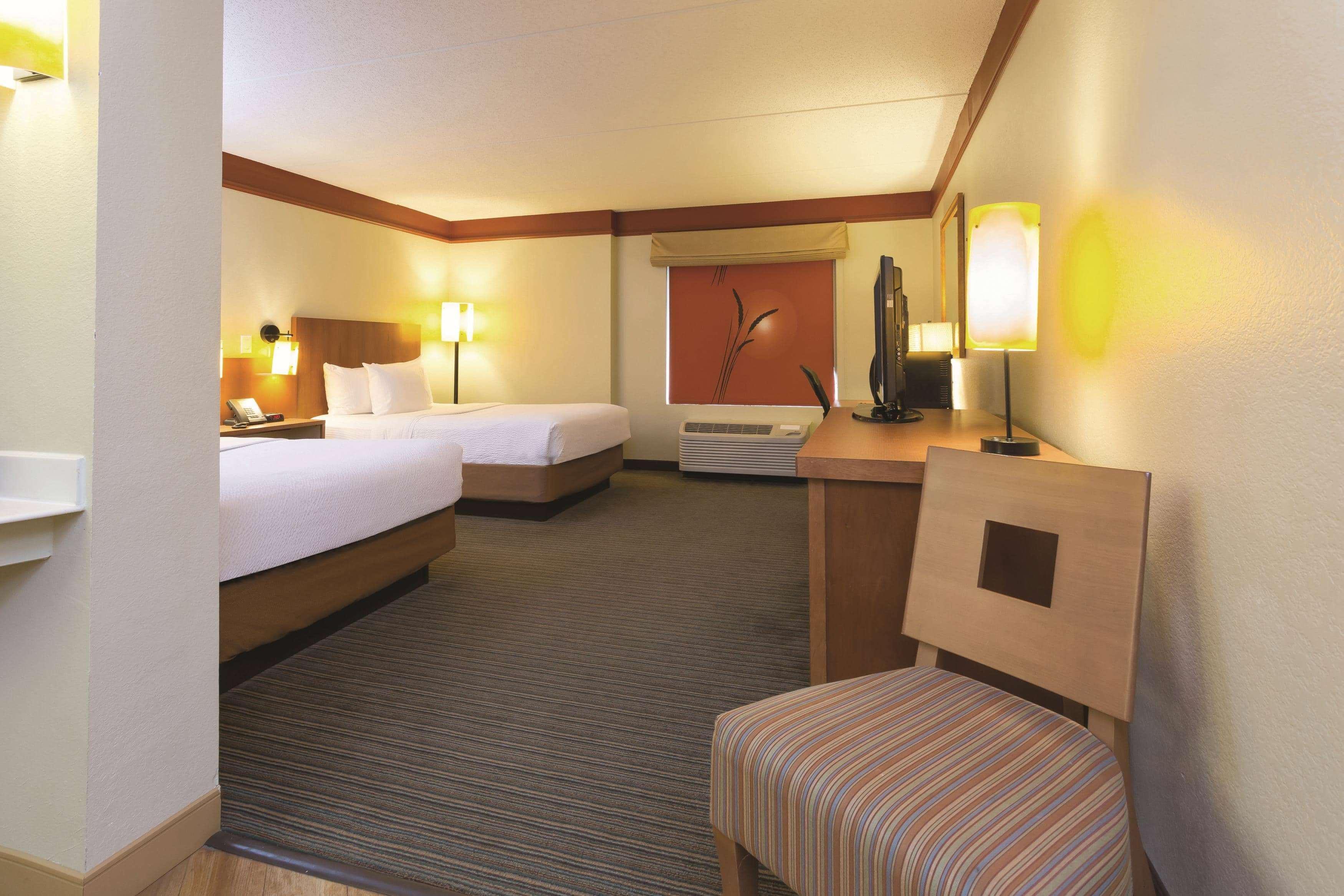 La Quinta By Wyndham Raleigh Crabtree Hotel Eksteriør billede