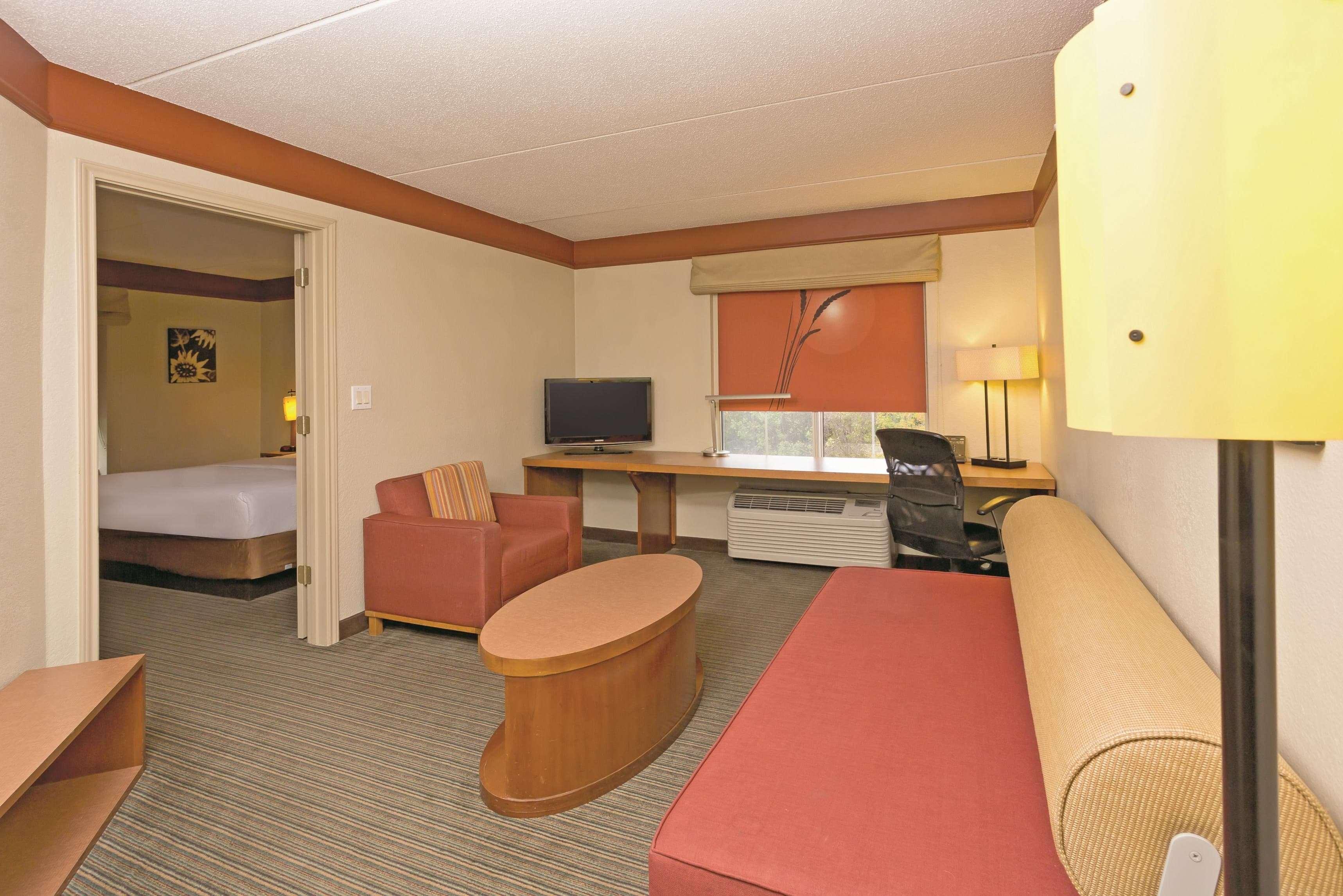 La Quinta By Wyndham Raleigh Crabtree Hotel Eksteriør billede